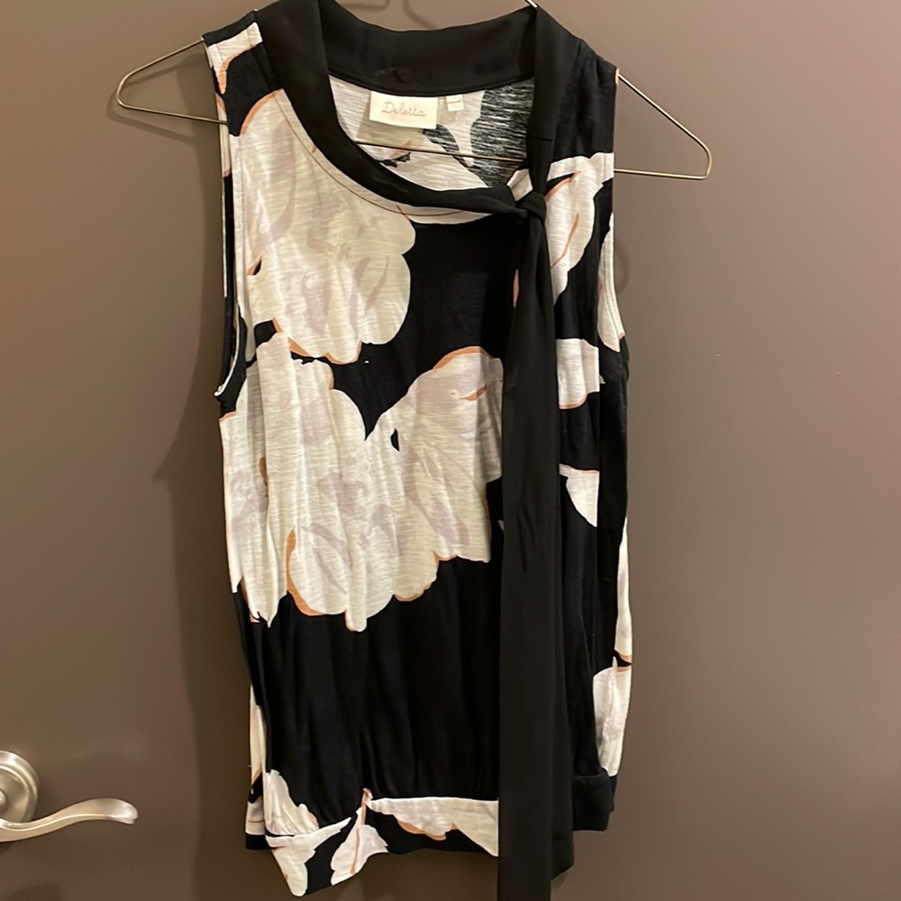 Anthropologie Deletta Floral Sleeveless top